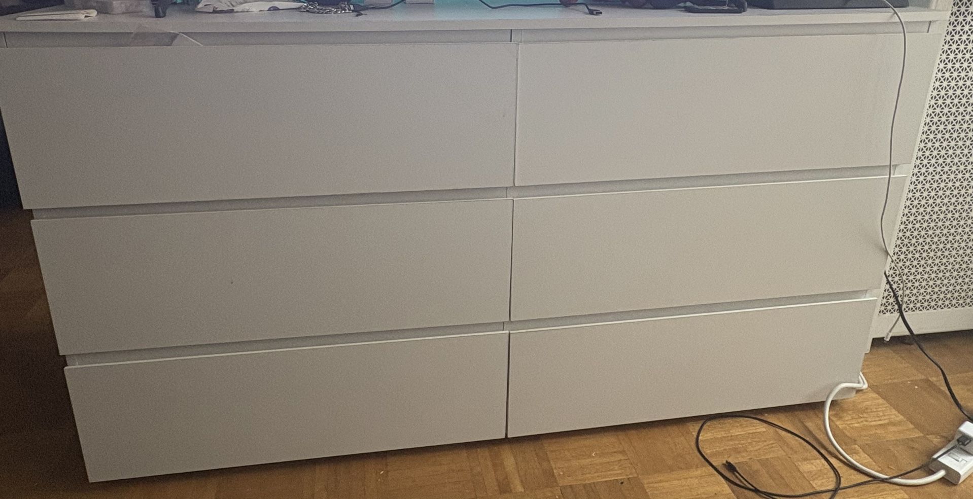 Chest of drawers