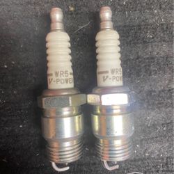 WR5 2438 Ngk Spark plugs