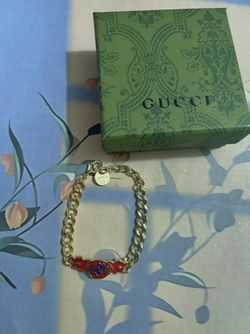Elegant Gold Chain Bracelet with Colorful Charm - Perfect Gift