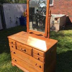 Vintage Dresser W Mirror (as is see pics- Drawers Work Good ) 44x34t x21d