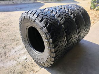 Toyo Open country M/T LT285/75/16"