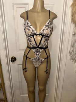 Women’s size medium Victoria secret