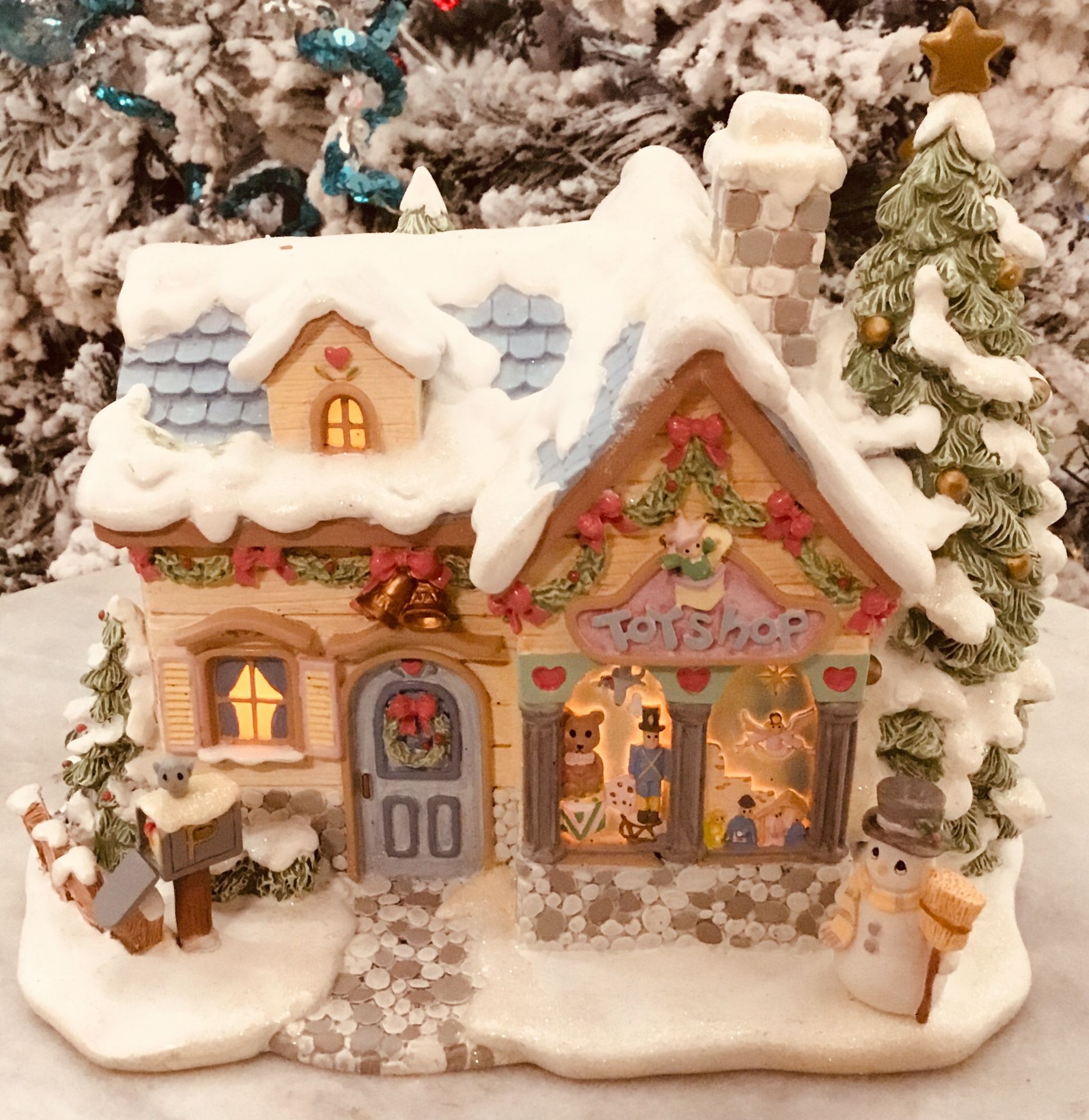 Collectible Hawthorn Precious Moments Christmas Village Tiny Treasures Toyshop.