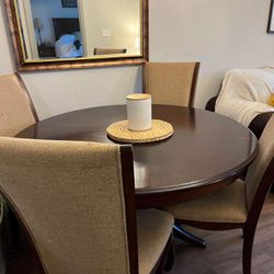 Kitchen / Dining Room Table With Chairs 