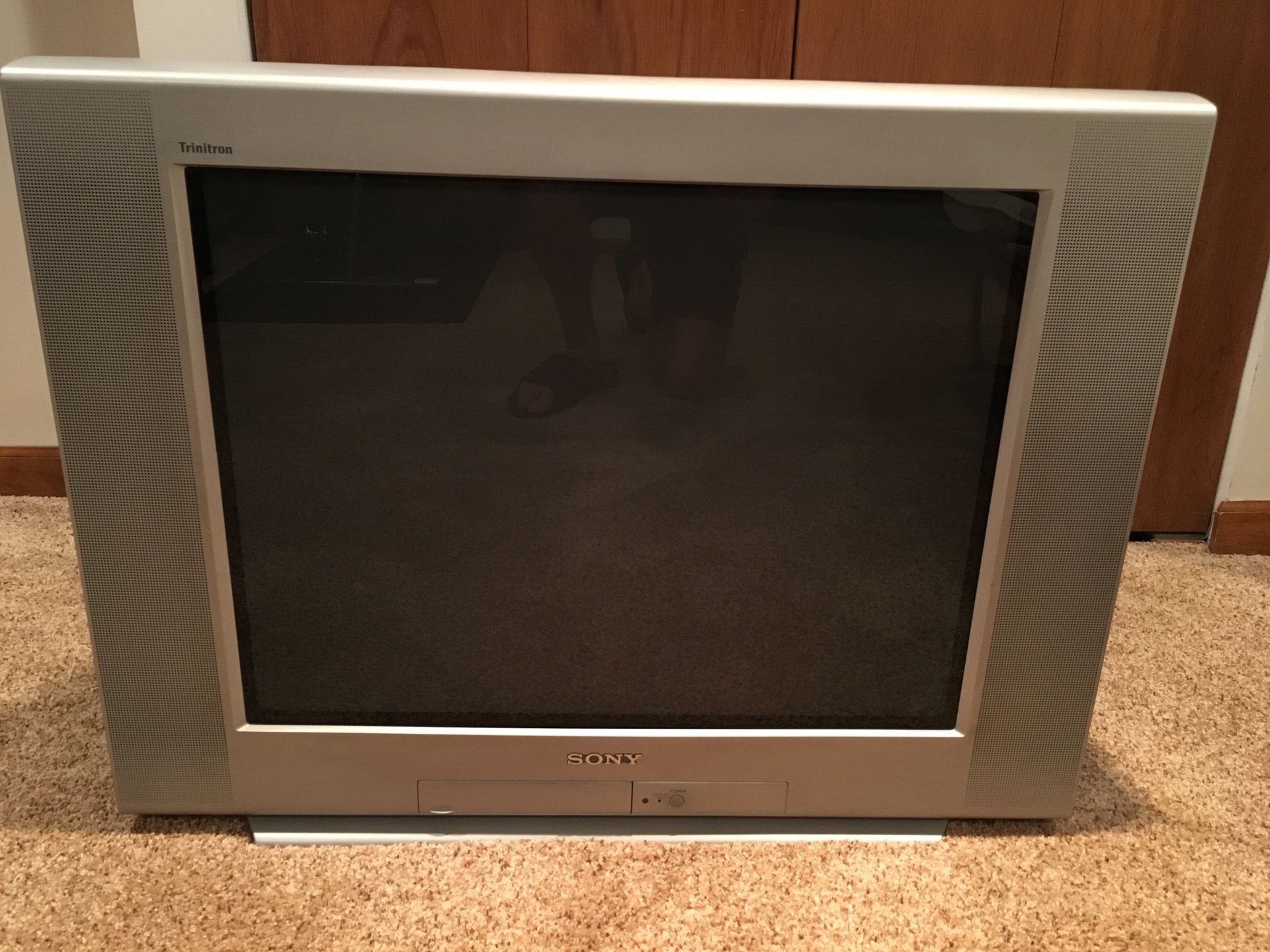 Sony Trinitron KV-27FS100L 27" CRT TV