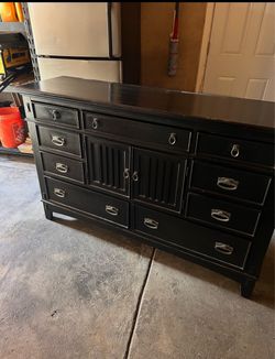 Dresser