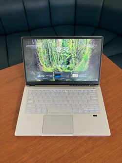 LIKE NEW Acer Swift X Laptop 14 Ryzen7 5800u 16GB 512GB NVIDIA RTX 3050Ti