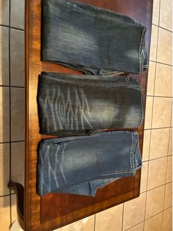 3 pantalones  33x 32 y 32 x32