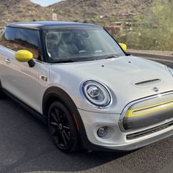 2021 MINI Hardtop 2 Door Cooper SE Cooper SE 2dr Hatchback