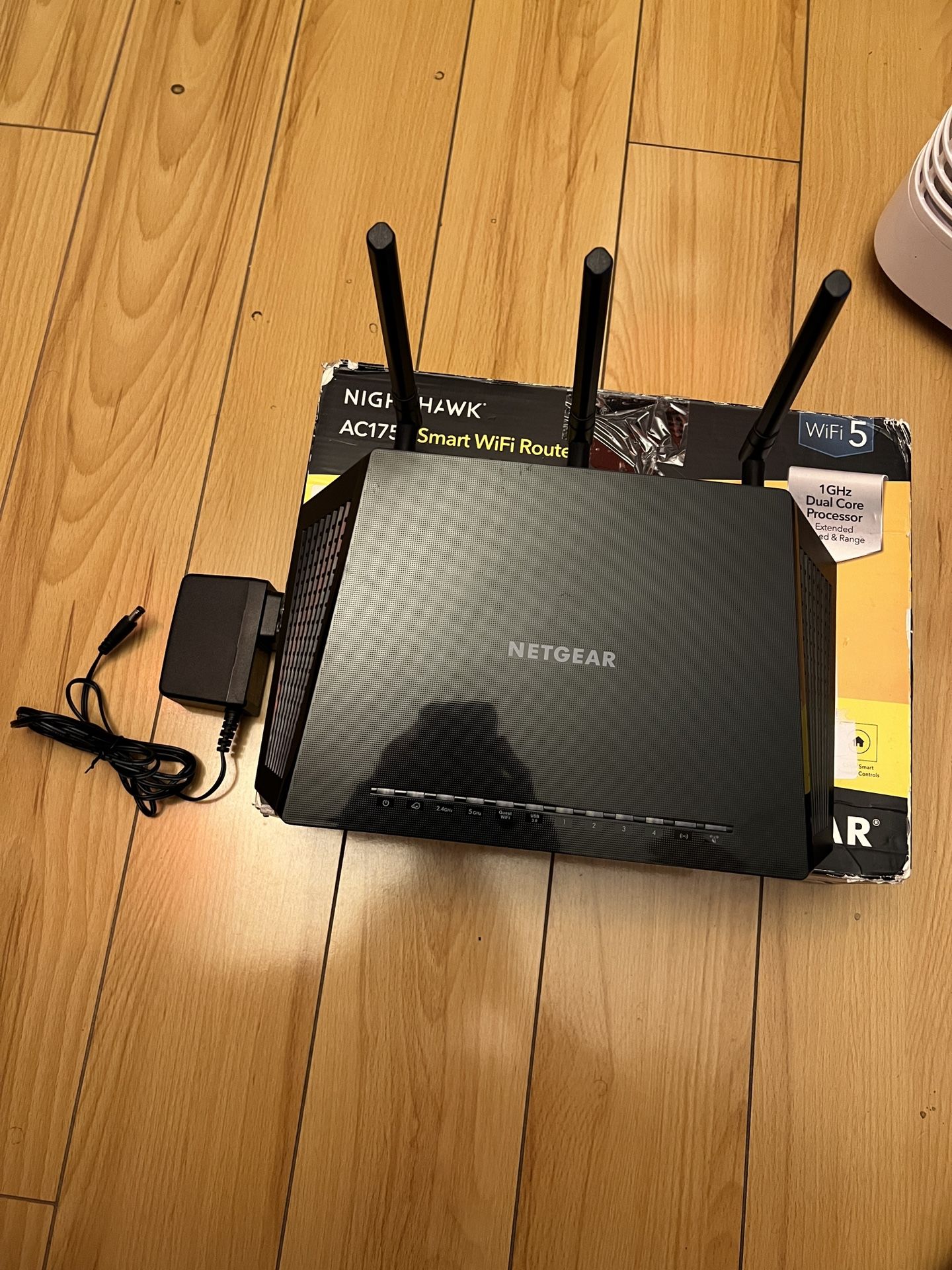 NETGEAR Nighthawk WiFi Smart Router Gaming Streaming