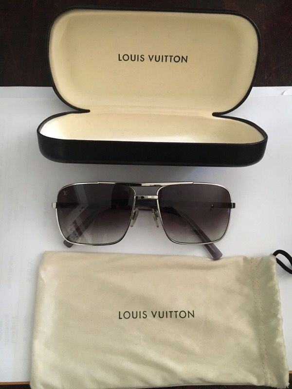 Gorgeous Authentic Louis Vuitton Purple Rain Z2377E Gradient Pilot  Sunglasses for Sale in Aurora, CO - OfferUp