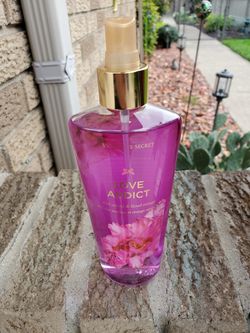 VS Love Addict fragrance mist . No cap