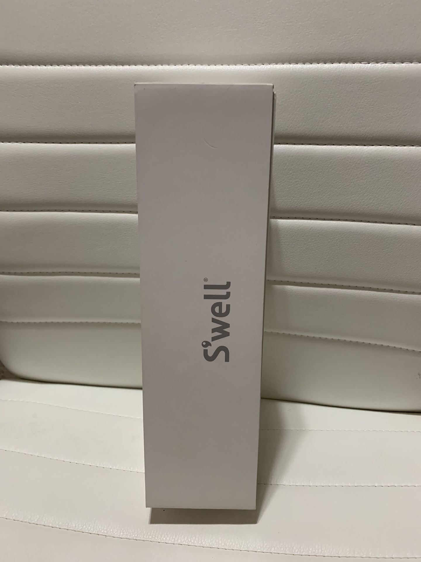 Apple Bottle Water by Swell