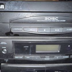 Stereo System With Speakers 