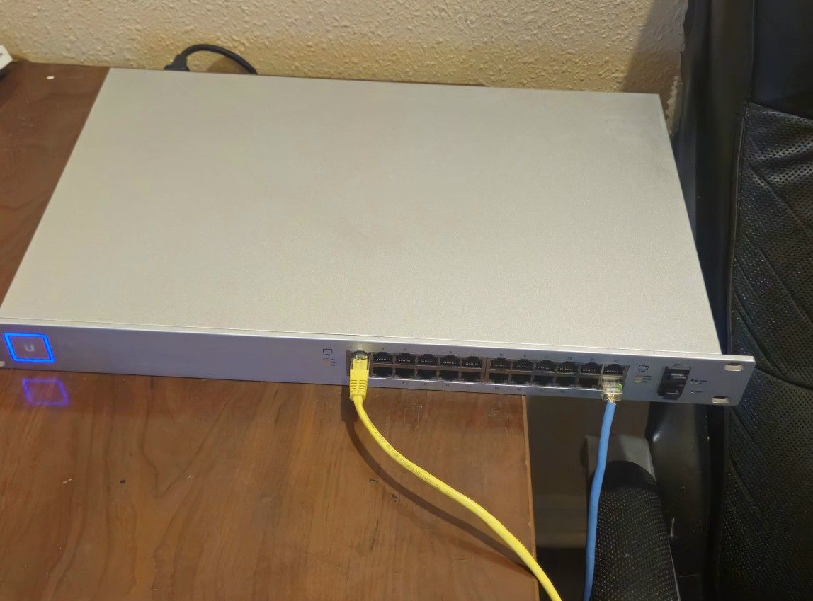 UniFi US-24-250W 24 Port PoE+ Managed Gigabit Switch
