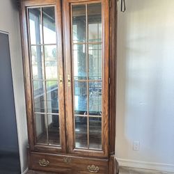 China Cabinet/ Chinera 