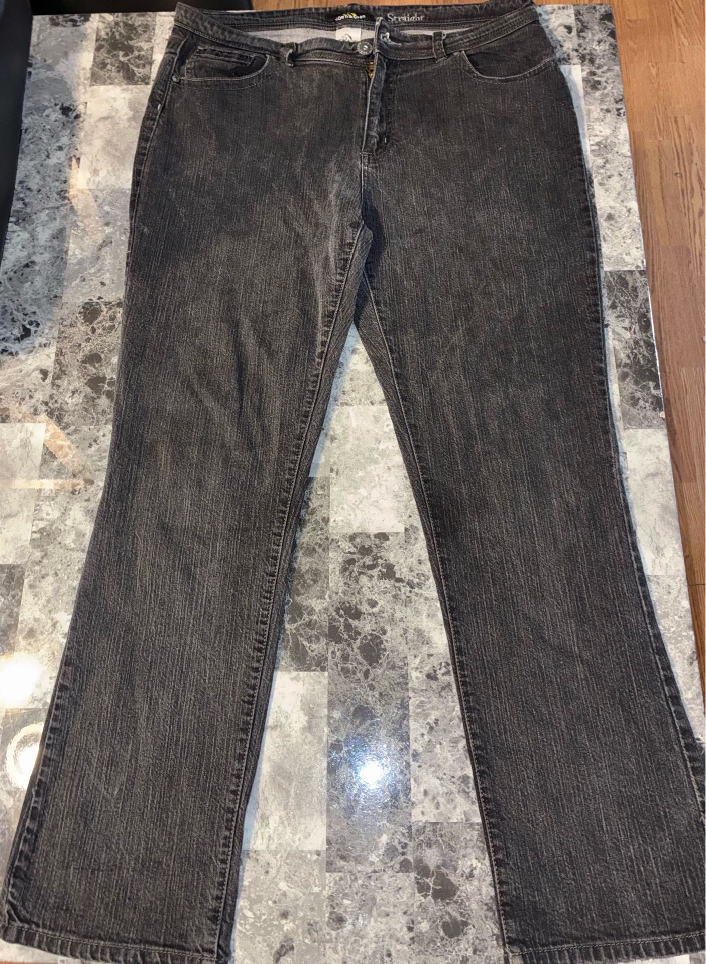 Women’s Jordache Straight Leg Jeans— Size 16– Good Conditon