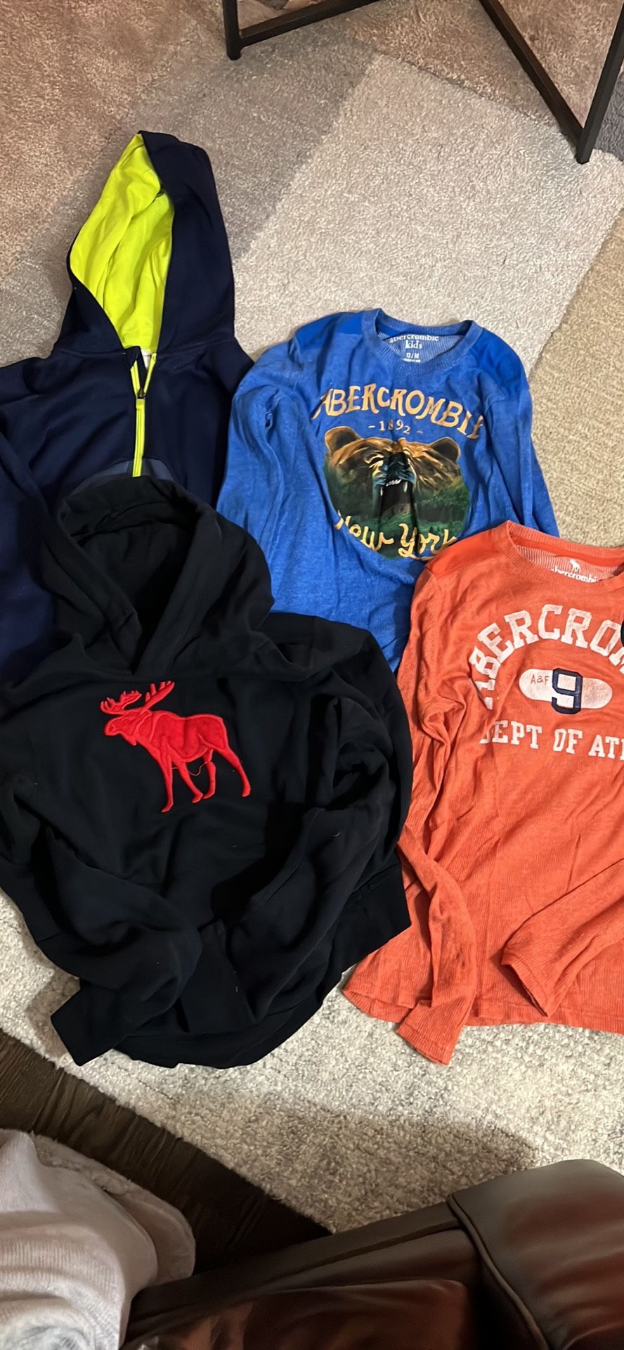 Size 12/14 Youth Sweatshirts/hoodies