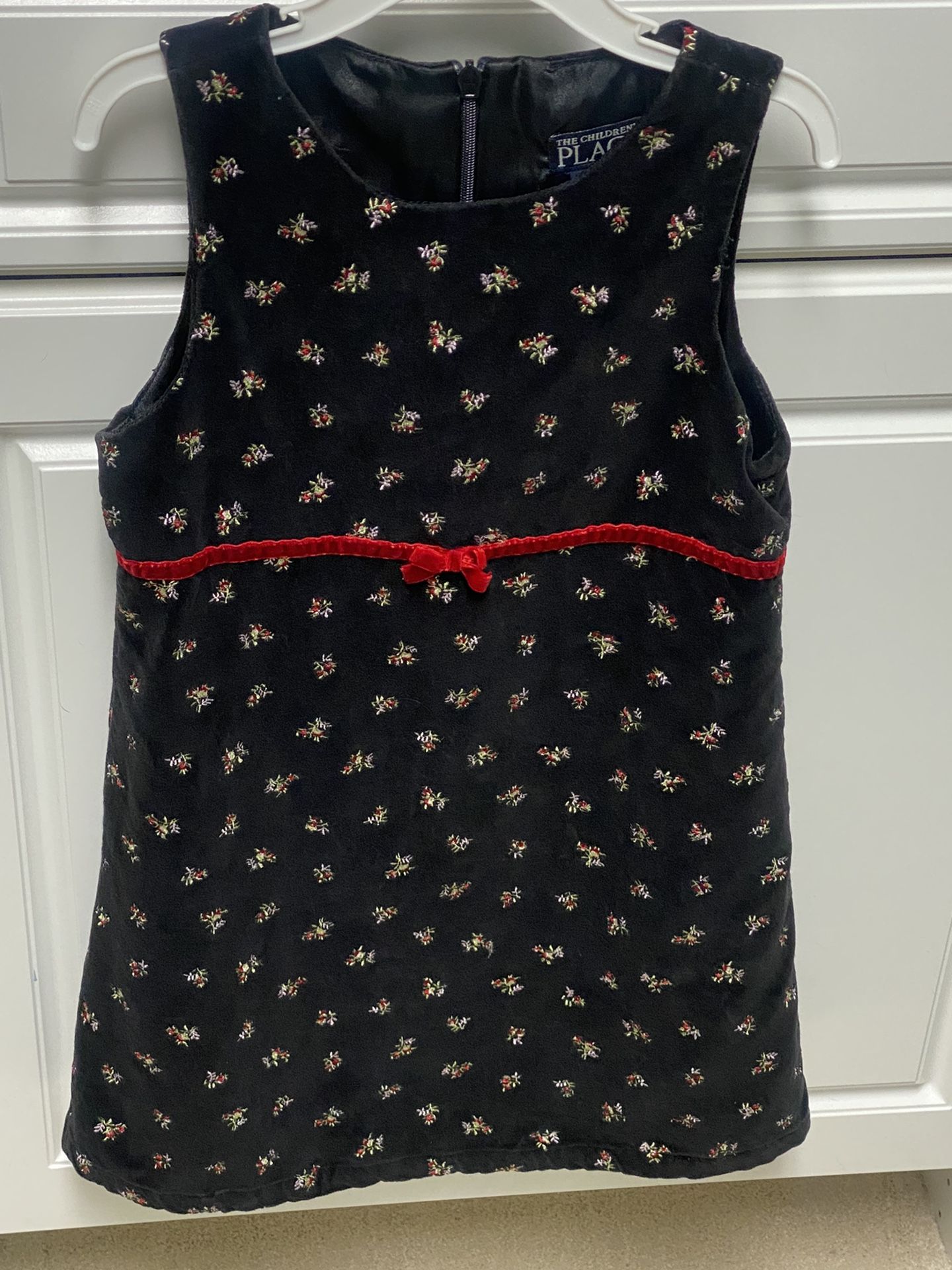 Children’s Place Girls Black Velvet Floral Print Dress SZ 6