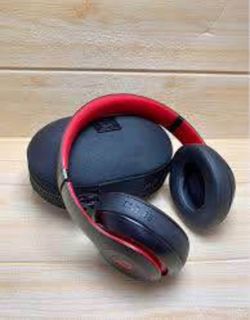 Beats Solo Wireless Headphones – Clean Condition & Great Sound $95