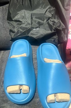 Yeezy Slides Blue