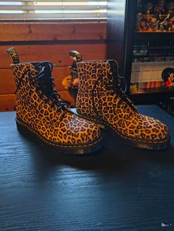 Dr Martin's leopard Pascal boots