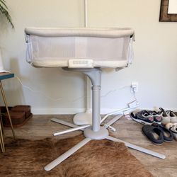 HALO Bassinest Swivel Sleeper – Premiere Series (Excellent Condition)