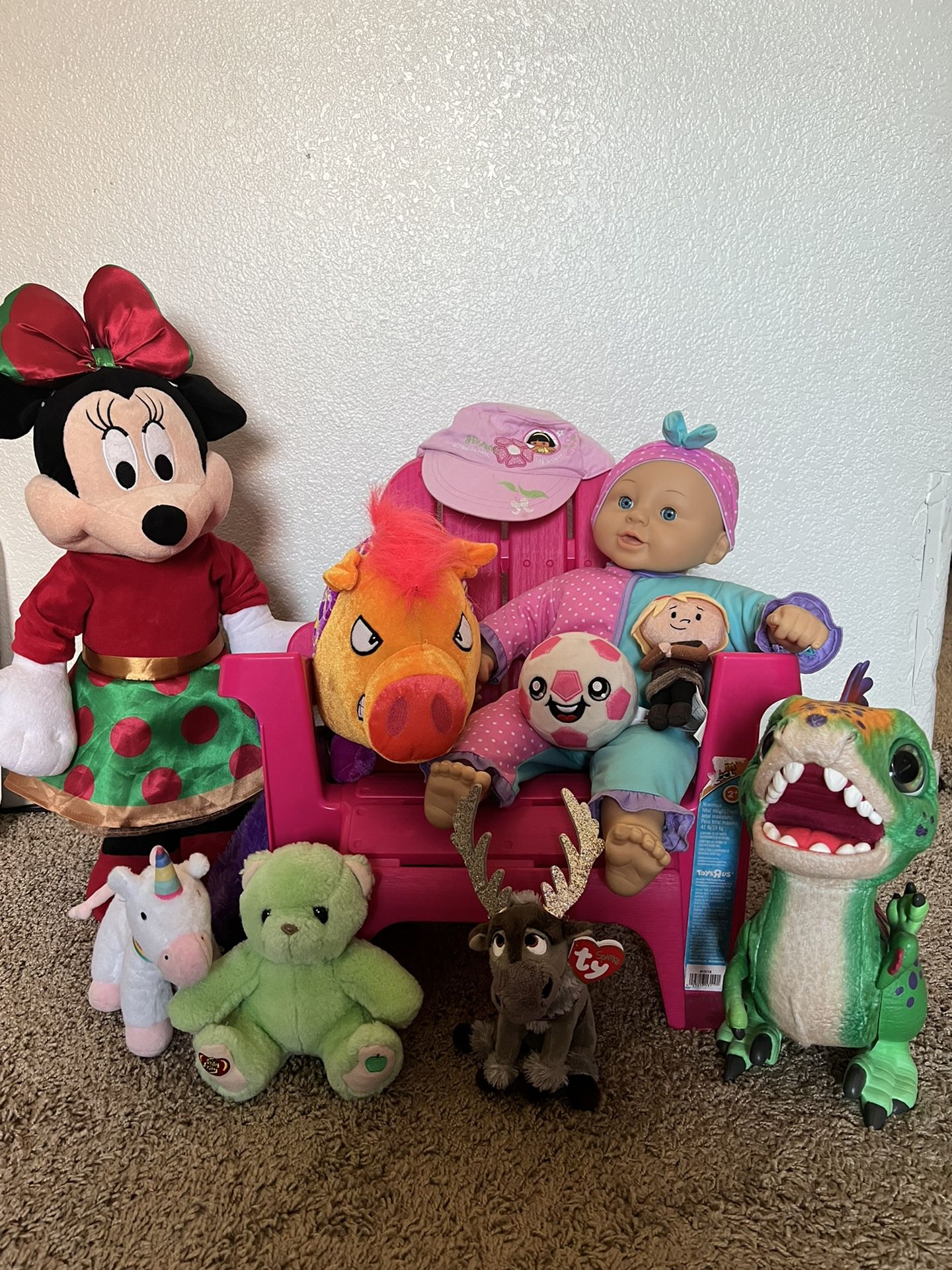 LOT : Toddler Chair, Standing Up Minnie Mouse, Furreal Baby Dino And Stuffed Animals