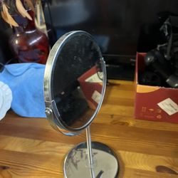 Makeup mirror