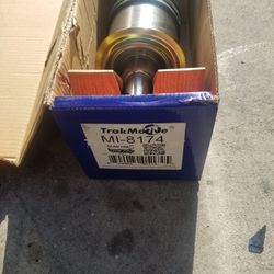 Crysler 300 CV AXLE MI-8173