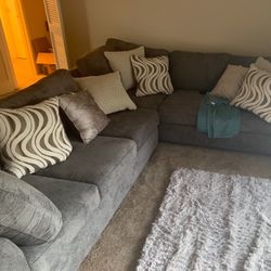 grey 2-Piece sectional couch 