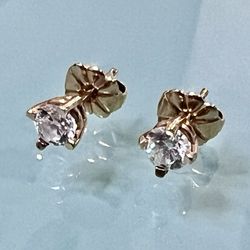 Sparkling .47ct Diamond Stud Earrings 14k Yellow Gold “Beautiful”
