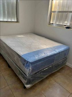 New Queen Size Pillow Top Mattress