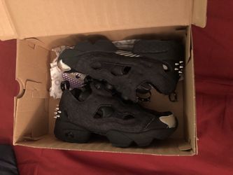 Reebok shoes come with glasses case