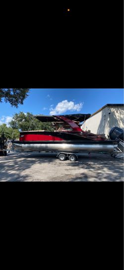 2022 Bennington rx sport with Bimini  Upgraded stereo Full led Roughly 20 hours
