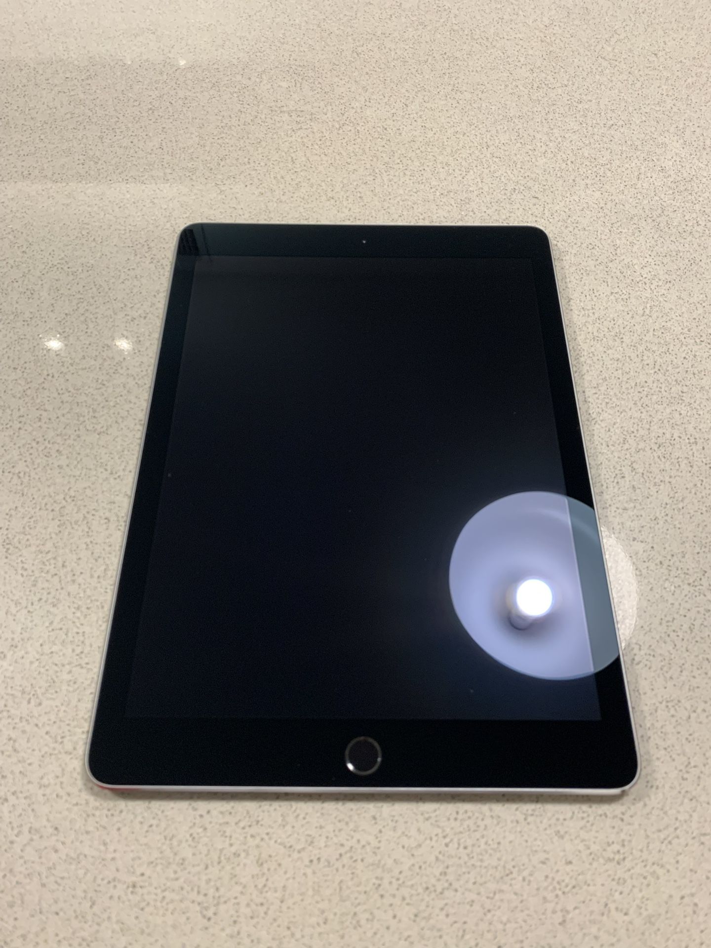 iPad Pro 9.7 Unlocked For Any Carrier 32 GB Excellent Condition