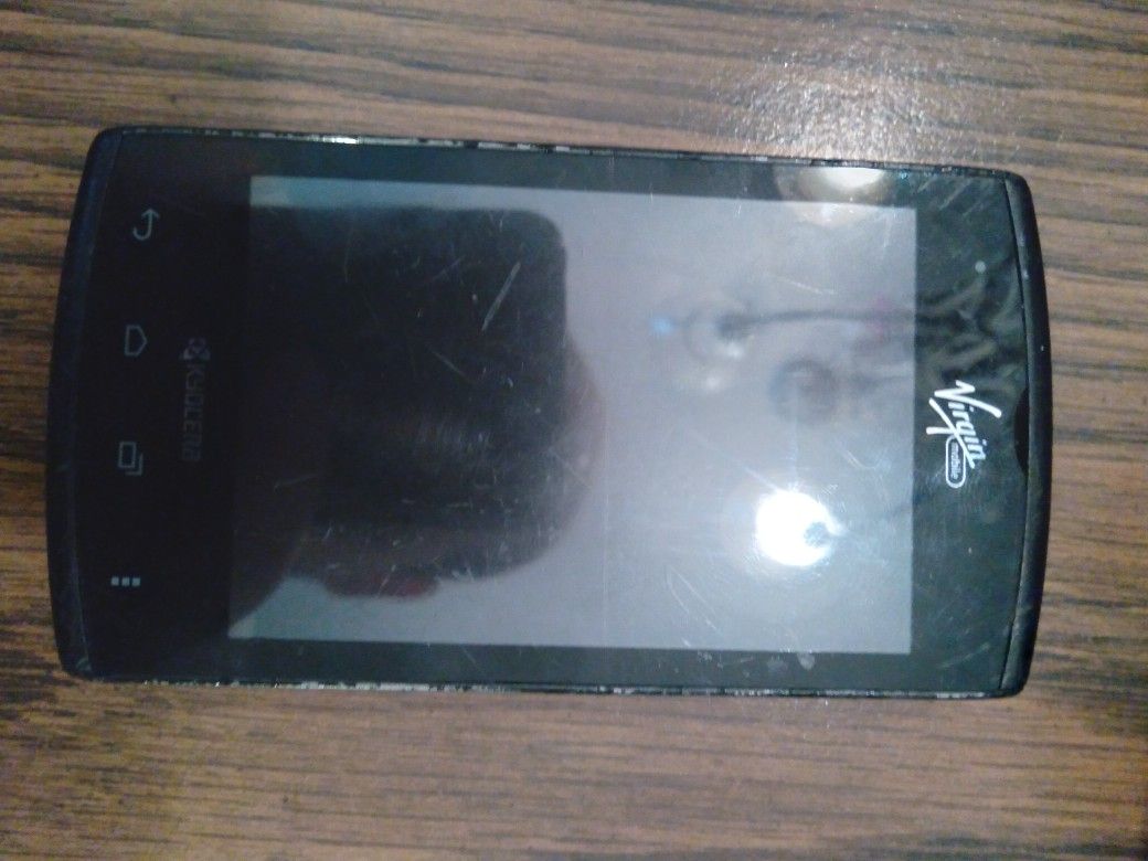 Kyocera Rise Flip Phone