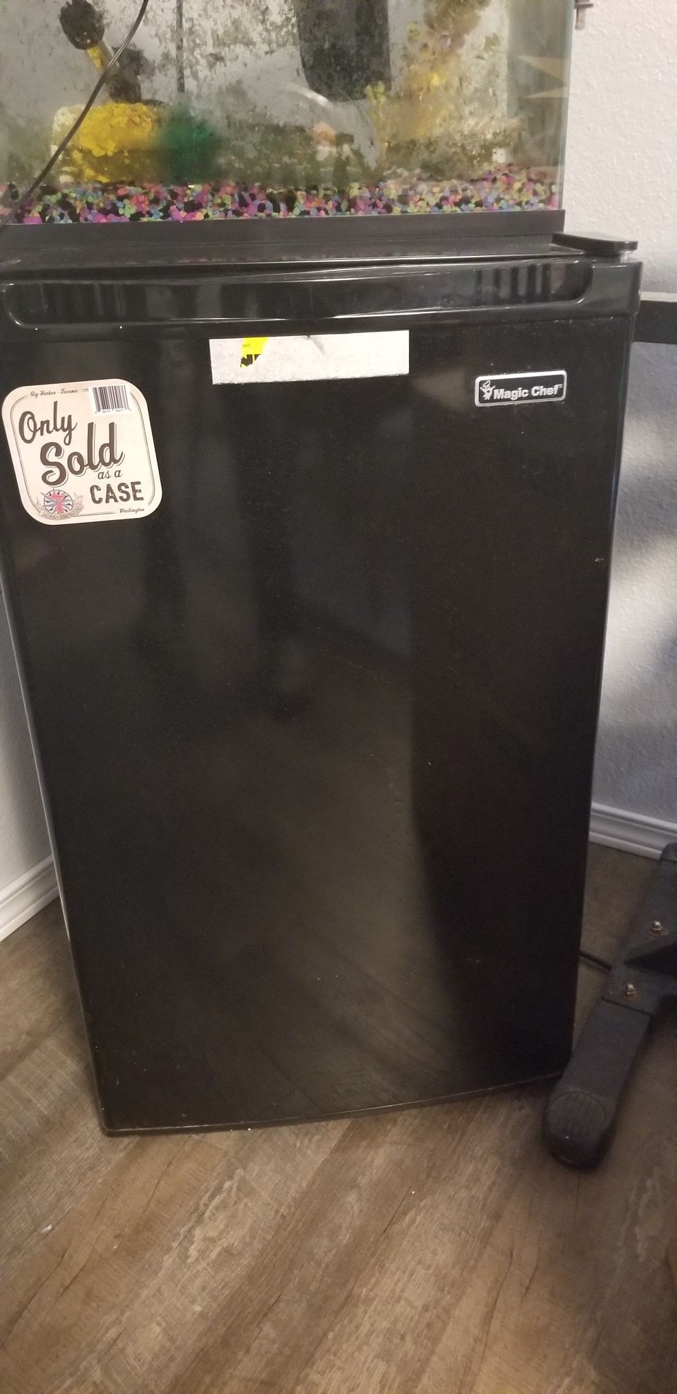 Magic Chef mini fridge