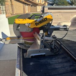 DeWalt 12” Double Bevel Sliding Compound Miter Saw 