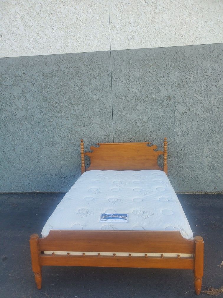 Very Nice Full Bed