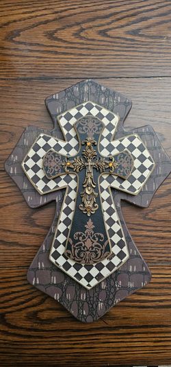 Drcrotive wall cross