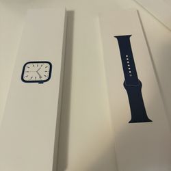 Apple Watch Series 7 Light Blue