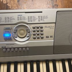 Yamaha Potable Grand DGX-202 