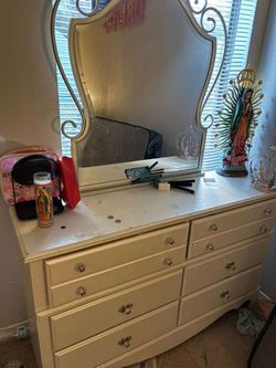 Queen bed frame &Dreser