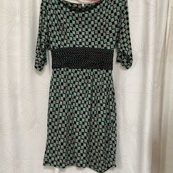 Taylor Ladies Dress Size 4