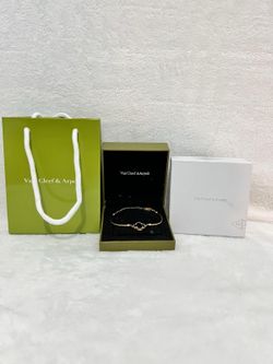 V an C leef Bracelet