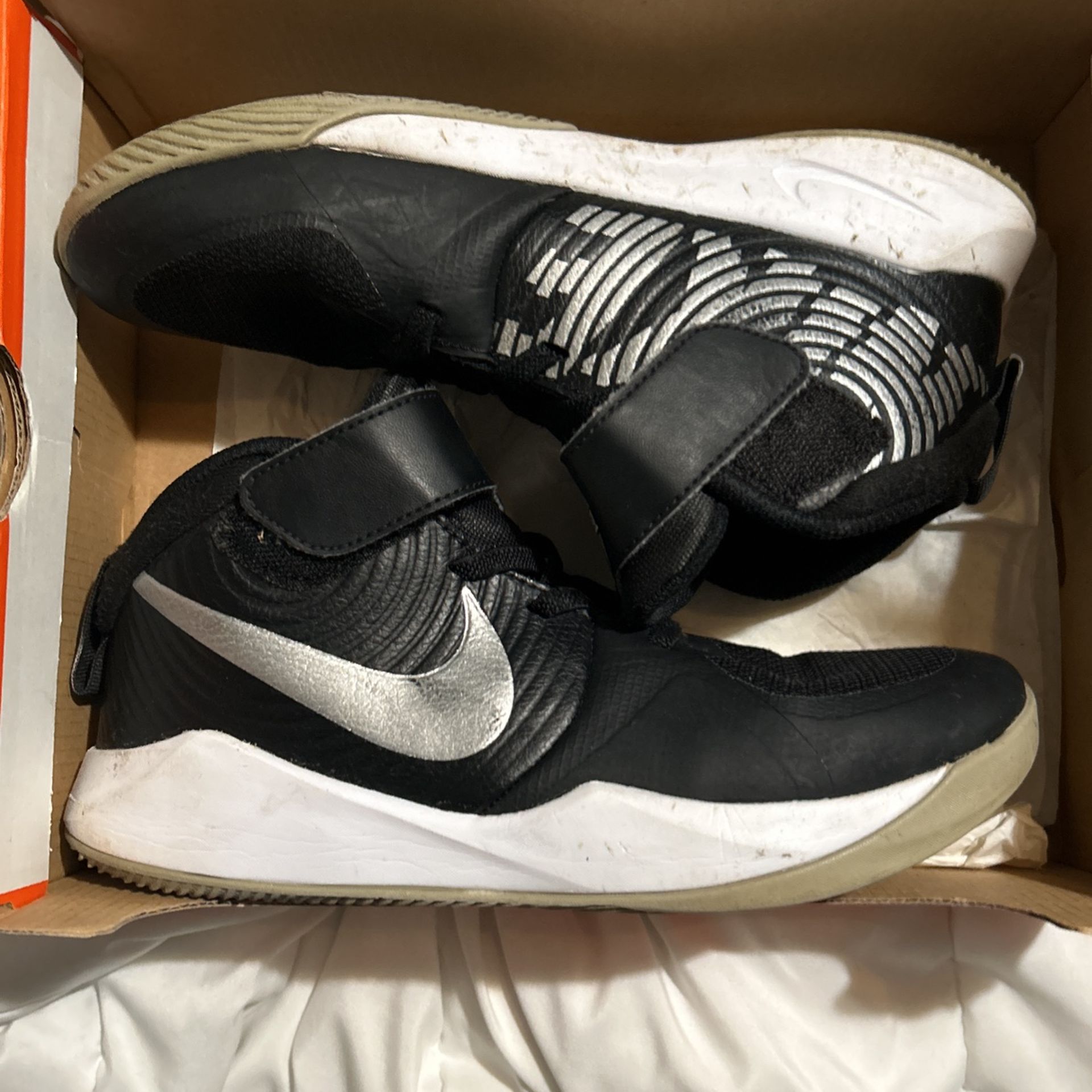 Nike Team Hustle Kids Shoes