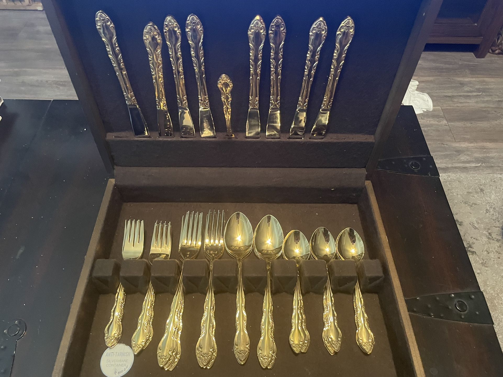 OXFORD HALL Stainless Korea Gold Plated Flatware Set with Wooden Box