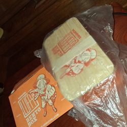 ONE PIECE LIMITED TIME COLLECTABLE LUNCH BOX.