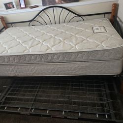 Trundle bed